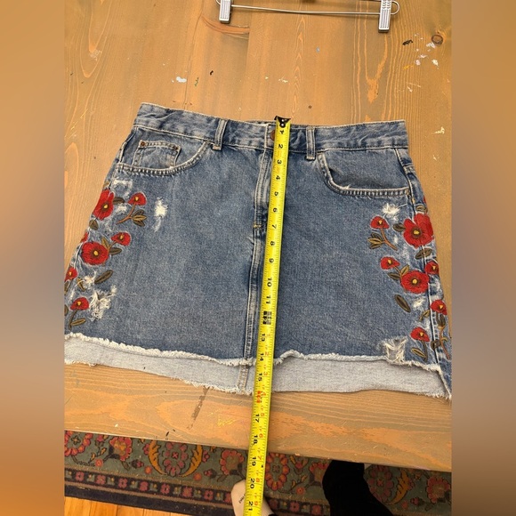 Zara Blue Denim Skirt with Red Floral Embroidery Size Large - Picture 3 of 8